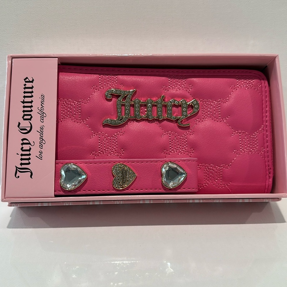 NWT Juicy Couture Gothic Quilted Pink Starstruck zip around Wallet/Wristlet.